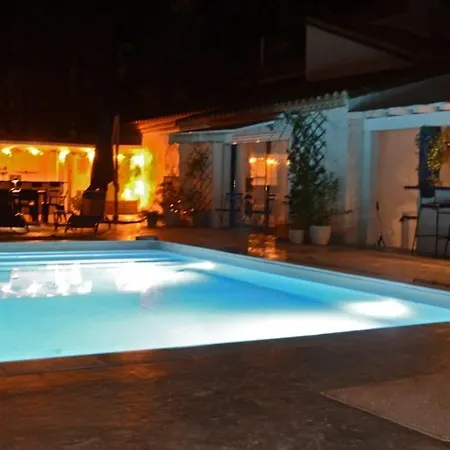 Avec Piscine A La Campagne Proche ヴィラ