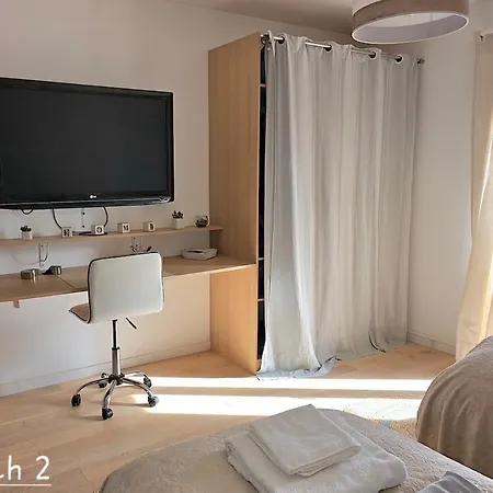 ヴィラ Avec Piscine A La Campagne Proche